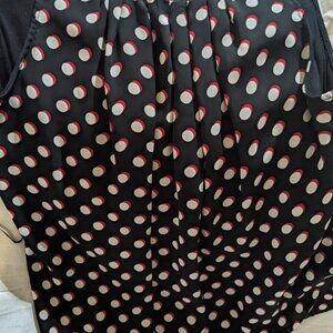 ELLE SLEEVELESS FLOWY TOP SZ L PRETTY TOP, BLACK W/WHITE POLKA DOTS W/RED ACCENT